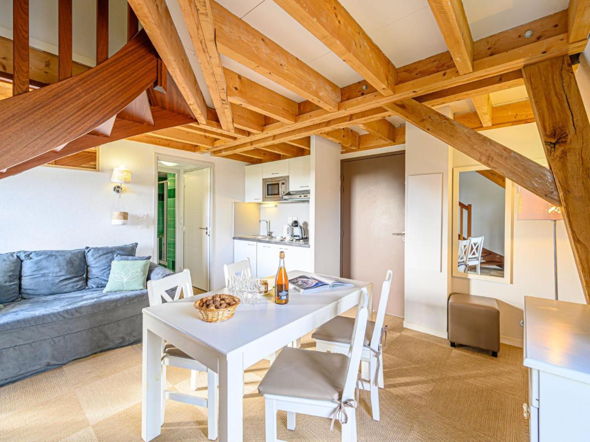 Apartment Le Chateau De Kergonano-13 By Interhome Baden Exterior foto